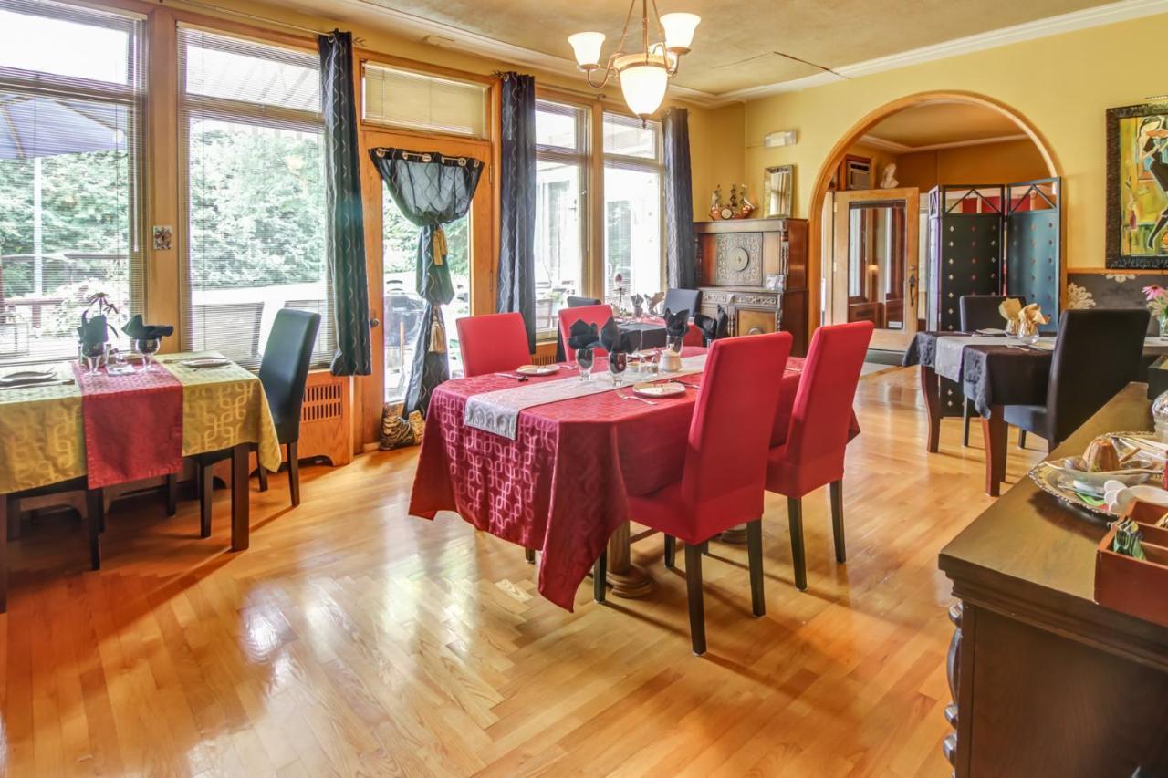 Chicoutimi Chateau Murdock Gite Et Esthetique 1950 מראה חיצוני תמונה
